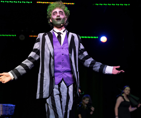 images/classes/theatre3.jpg#joomlaImage://local-images/classes/theatre3.jpg?width=450&height=376